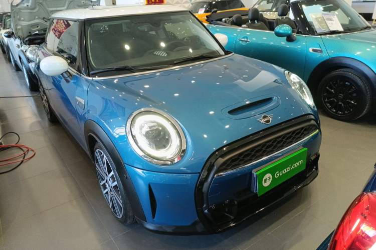 Used MINI MINI 2022 Updated 2.0T COOPER S Artist