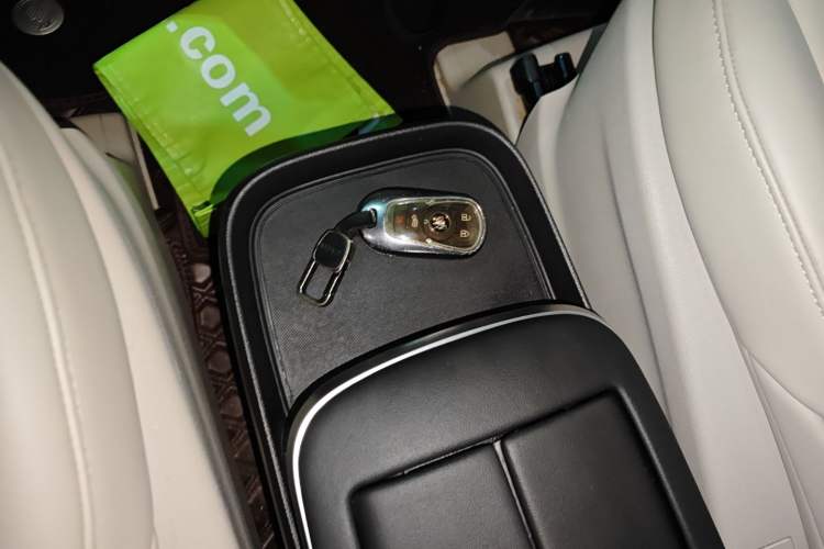 Used Buick GL8 2023 ES Lu Zun Comfort Model
