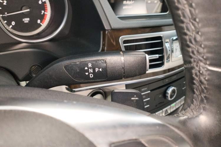 Used Mercedes-Benz E-Class 2015 Facelift E 200 L