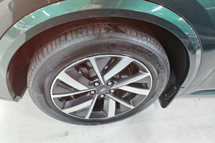 Used Li Auto L8 2023 Pro Model
