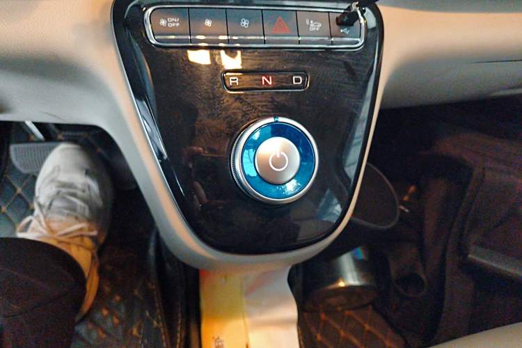 Used ORA White Cat 2022 Xiaoyue Mao Edition 360 km Luxury Model Lithium NMC
