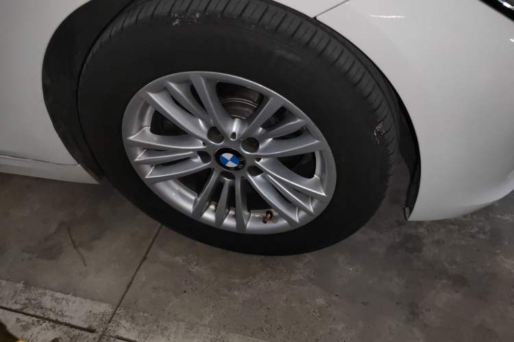 Used BMW 3 Series 2015 320Li Luxury Edition Fashion Model
