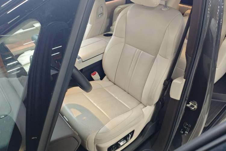 Used Li Auto MEGA 2024 Ultra Model
