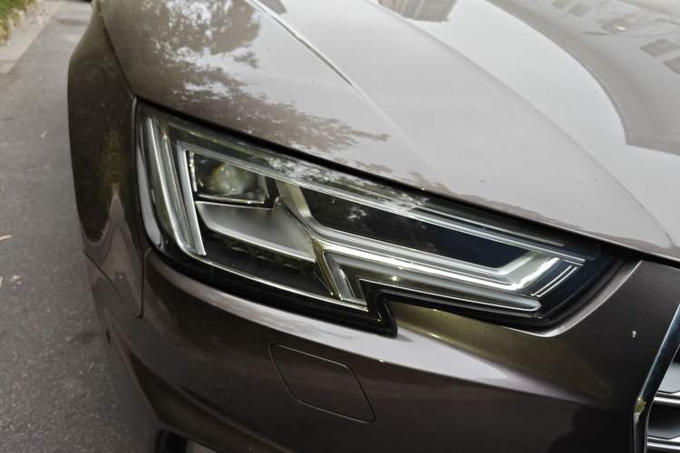 Used Audi A4L 2019 40 TFSI Fashion Edition China VI Emission Standard