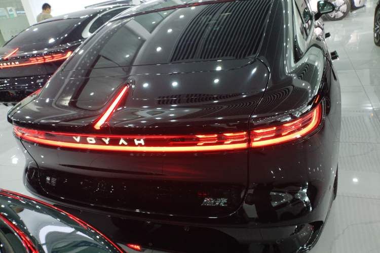 Used VOYAH PASSION 2024 PHEV Four-Wheel Drive Ultra-Long Range Flagship Model
