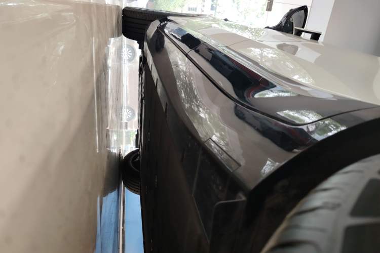 Used  11 2023 Long-Range Single-Motor Version 5 Seats
