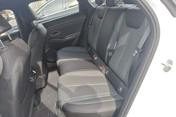 Used BYD Qin L 2025 DM-i Smart Drive 80KM Leading Model
