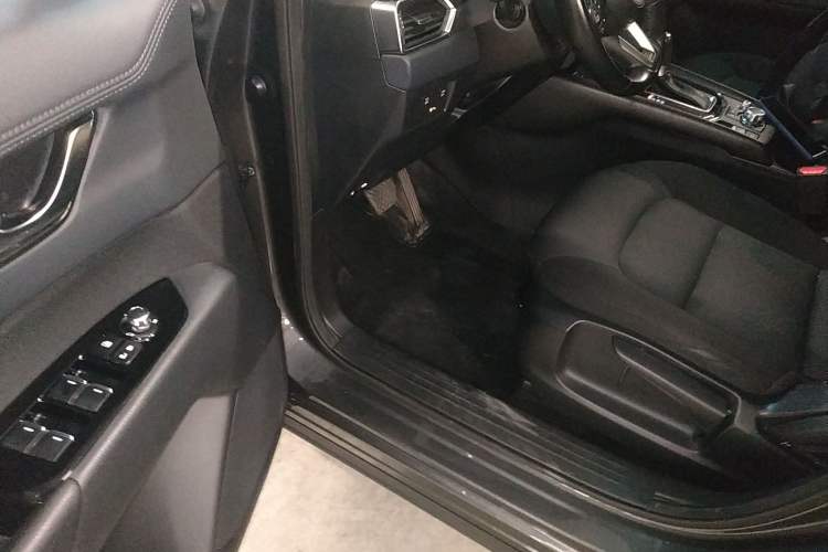 Used Mazda CX-5 2017 2.0L Automatic 2WD ZhiShang Trim China V Standard