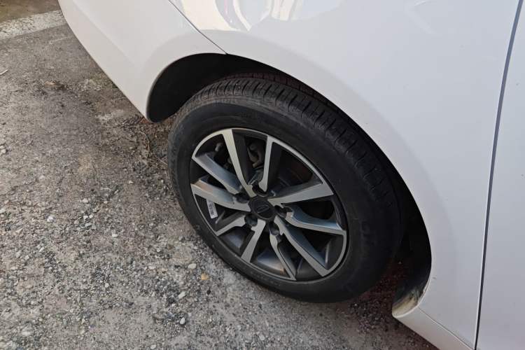 Used Geely Auto Emgrand 2019 Leading Edition 1.5L CVT Upward-Connected Model China VI Standard