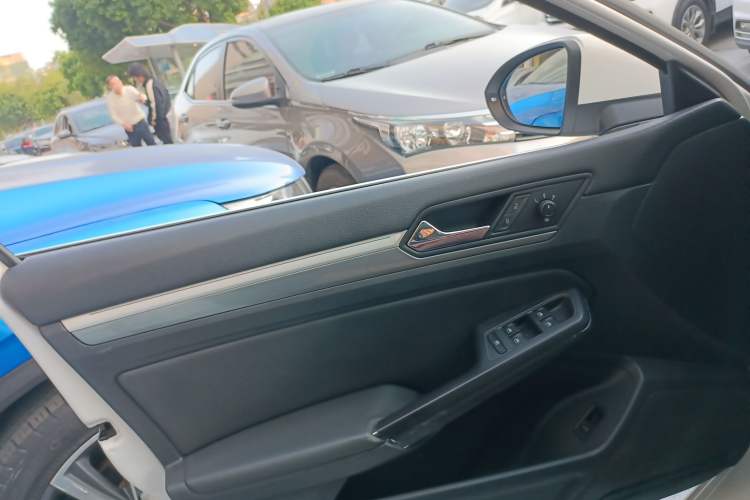 Used Volkswagen Lamando 2017 280TSI DSG Comfort Edition
