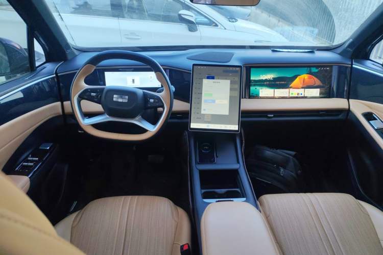 Used  L7 2024 1.5T 115 km MAX Dragon Edition