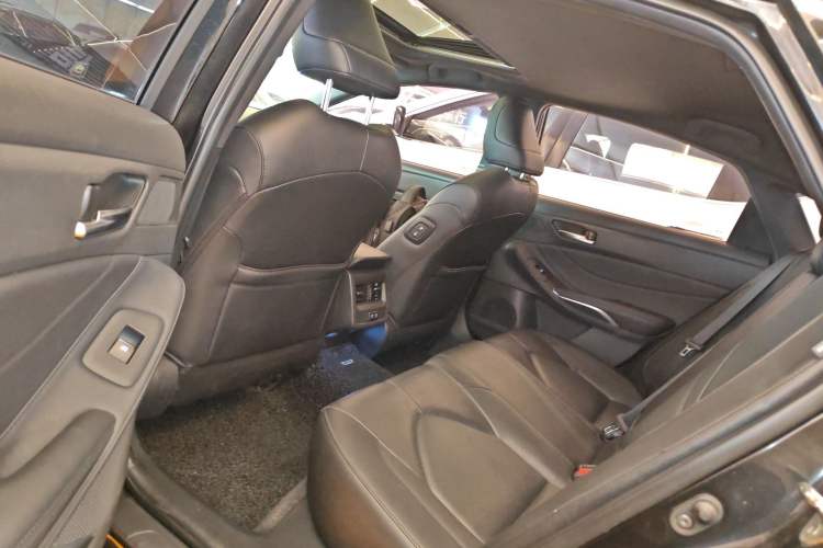 Used Toyota Avalon 2019 2.0L Luxury Edition China VI Standard
