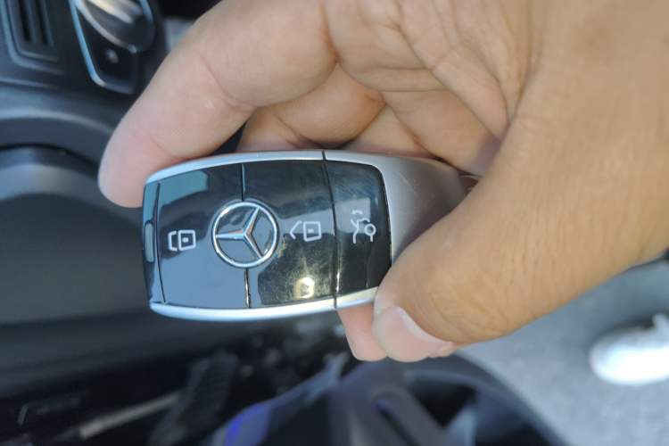 Used Mercedes-Benz V-Class 2022 V 260 Avantgarde Edition
