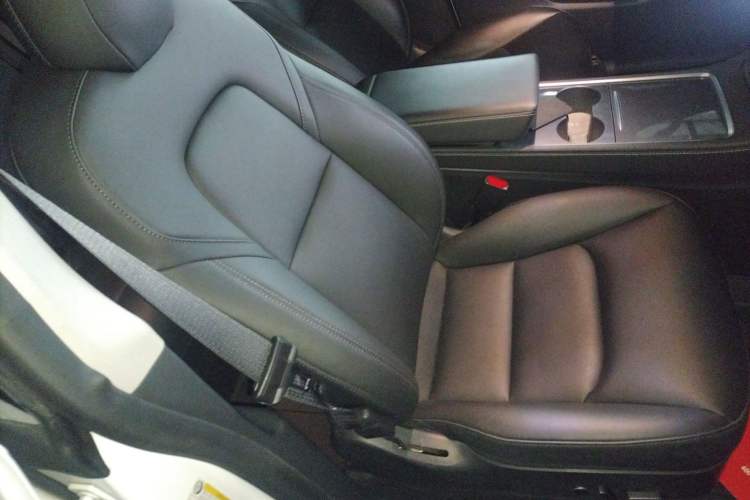 Used Tesla Model Y 2021 Long-Range All-Wheel-Drive Version
