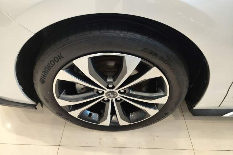 Used Toyota Granvia 2023 2.5L Hybrid Flagship VIP Edition