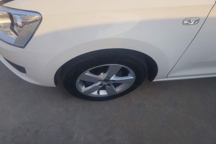 Used Volkswagen Santana 2015 1.6L Manual Comfort Edition
