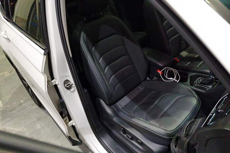 Used Volkswagen Tiguan L 2019 Updated Version 330TSI Automatic Two-Wheel Drive Panoramic Comfort Edition China VI Standard
