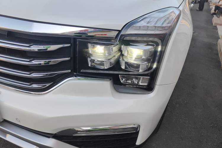 Used GAC Trumpchi GS8 2017 320T Two-Wheel Drive Luxury Smart Connectivity Version (7 Seats)
