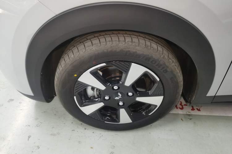 Used Wuling Bingo PLUS 2024 330 km Range Five-Seater Version
