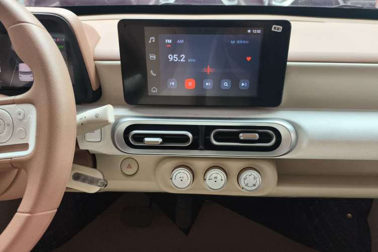 Used Wuling Hongguang MINIEV 2024 3rd Generation 215km Advanced Version