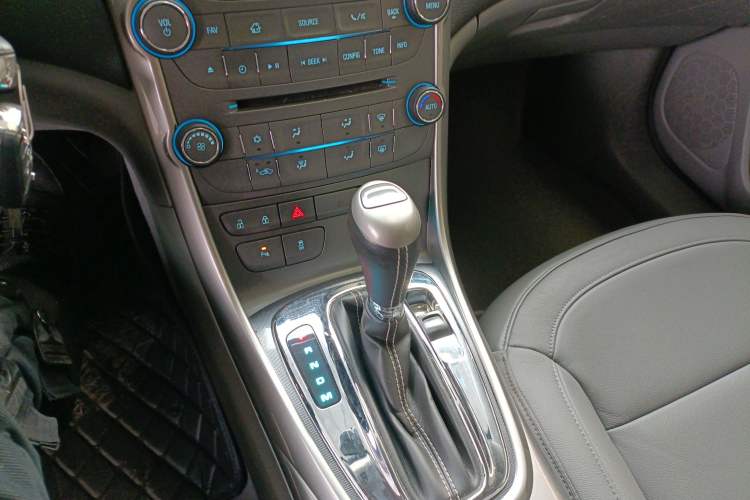 Used Chevrolet Malibu 2014 2.0L Automatic Luxury Edition