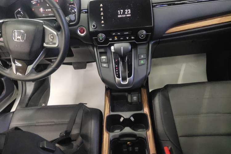 Used Honda CR-V 2017 240TURBO CVT Front-Wheel Drive Fashion Edition