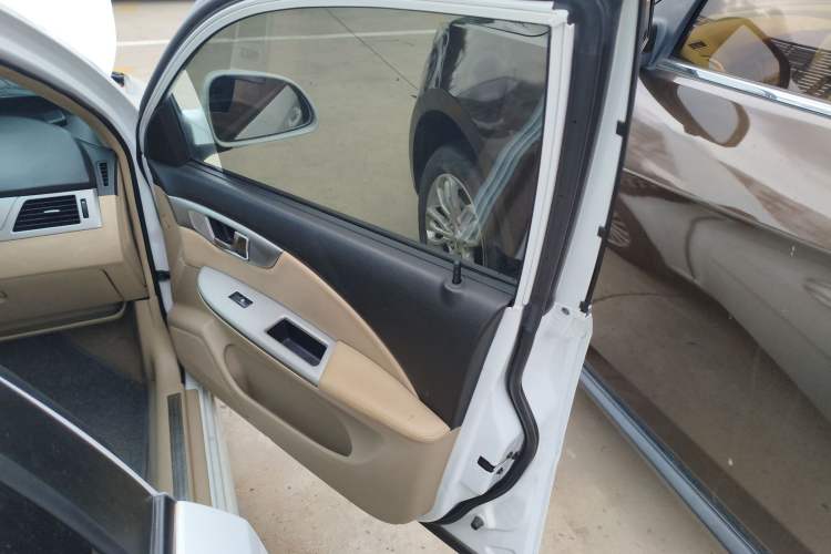 Used Buick Excelle 2013 1.5L Manual Classic Model
