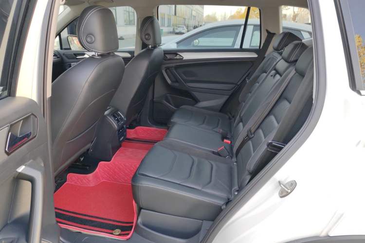 Used Volkswagen Tiguan L 2020 330TSI Automatic Two-Wheel Drive Smart Luxury Edition China VI Standard
