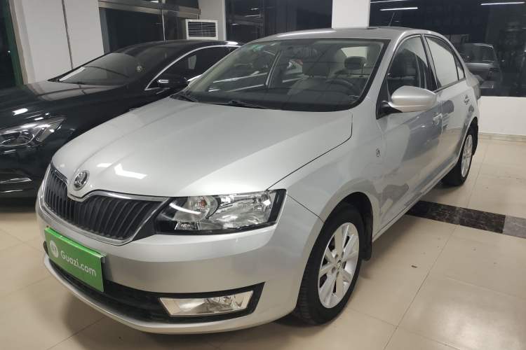 Used Skoda Rapid 2015 1.6L Automatic Smart Selection Model
