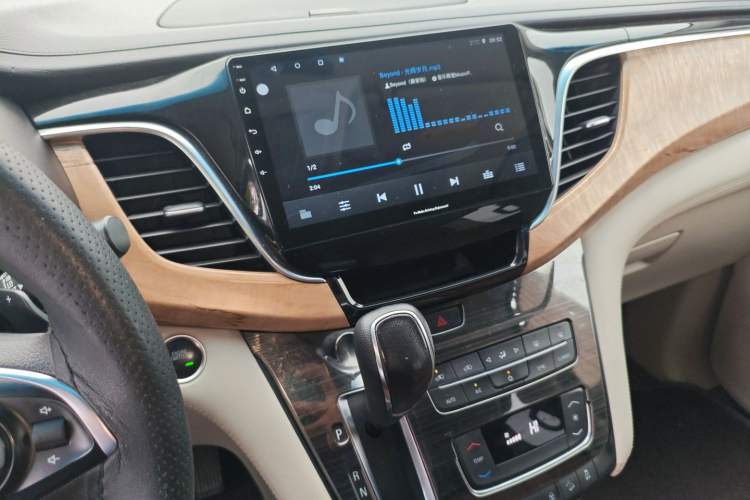 Used Buick GL8 2017 ES 28T Comfort Model China V Standard
