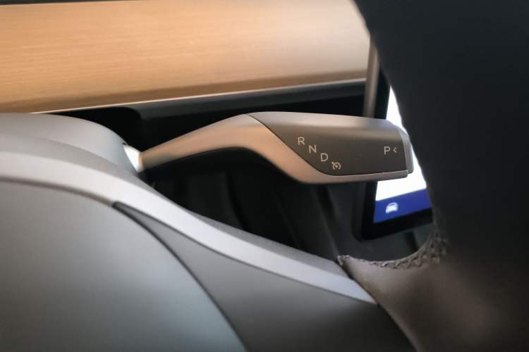 Used Tesla Model Y 2022 Long-Range All-Wheel-Drive Version