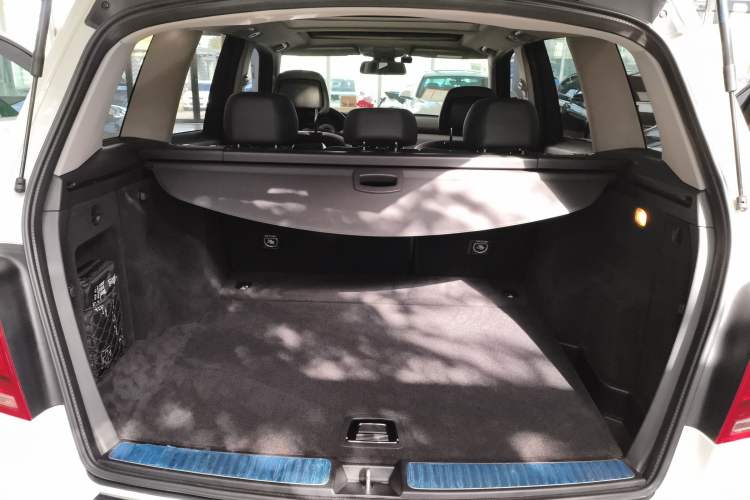 Used Mercedes-Benz GLK-Class 2013 GLK 300 4MATIC Dynamic Sunroof Model