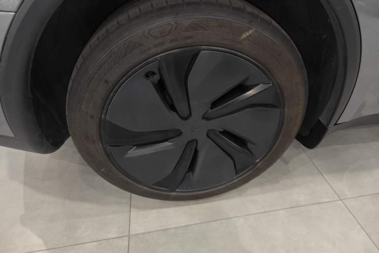 Used Tesla Model Y 2025 Rear-Wheel-Drive Version
