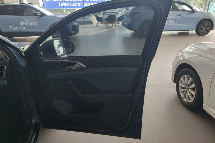 Used Volkswagen Tharu 2023 330TSI Four-Wheel Drive Moon Luxury Edition
