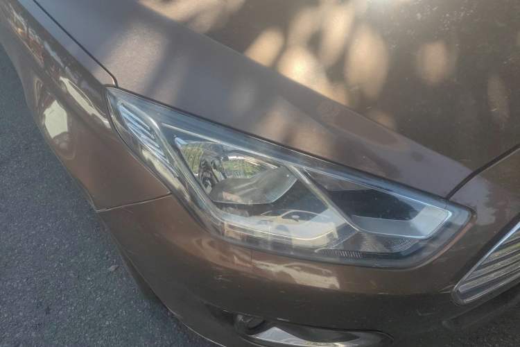 Used Ford Escort 2015 1.5L Automatic Fashion Model