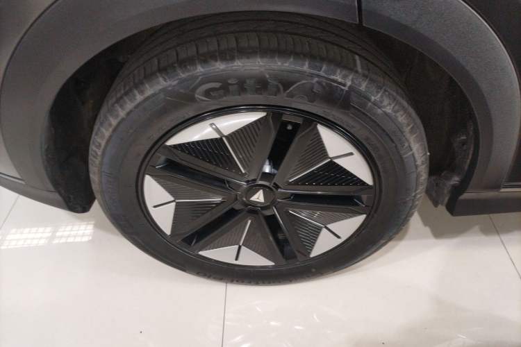 Used  S07 2024 215Max Range-Extended Version
