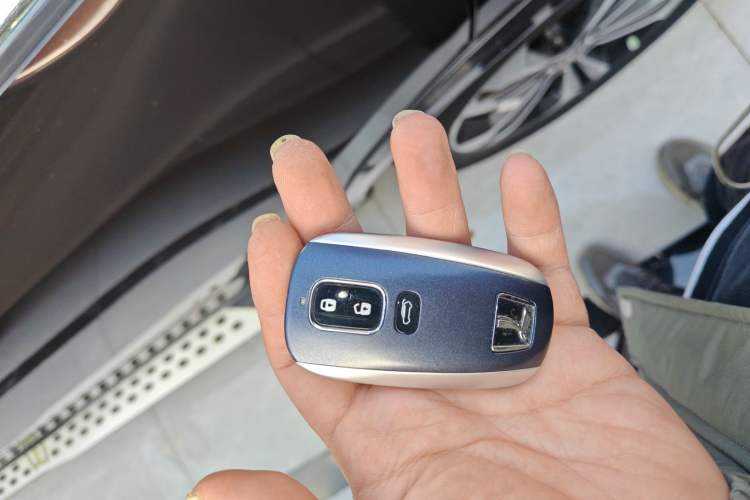 Used Luxgen U6 SUV 2014 2.0T ZhiZun Model