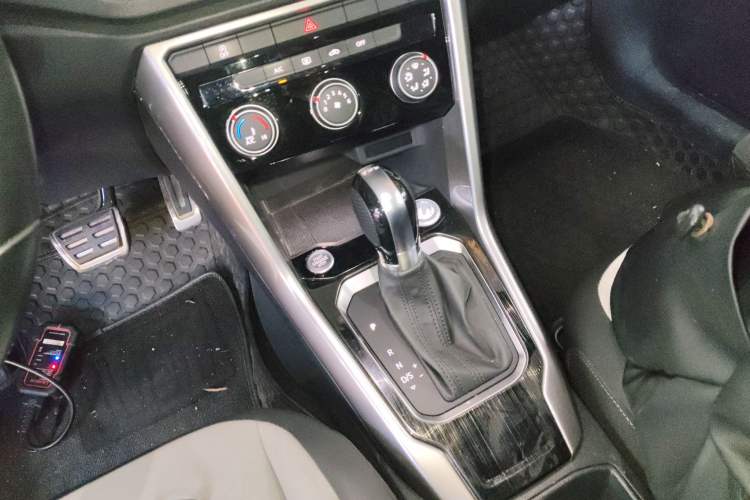 Used Volkswagen T-ROC 2020 280TSI DSG Two-Wheel Drive R-Line Pro