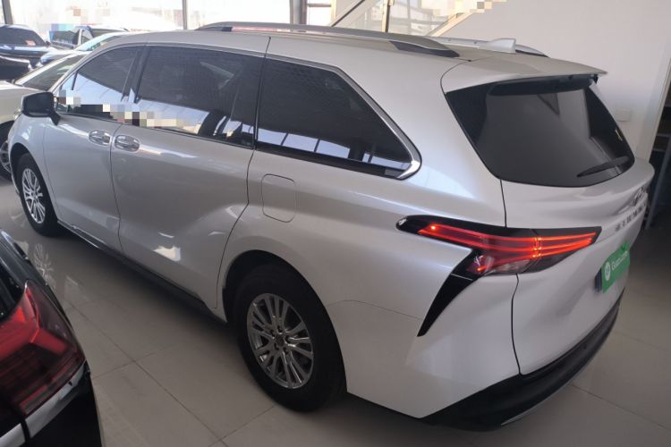 Used Toyota Sienna 2021 2.5L Hybrid Premium Edition
