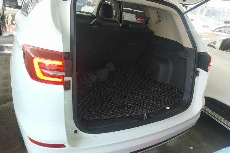 Used BYD Song 2021 Classic Edition 1.5T Automatic Luxury Model
