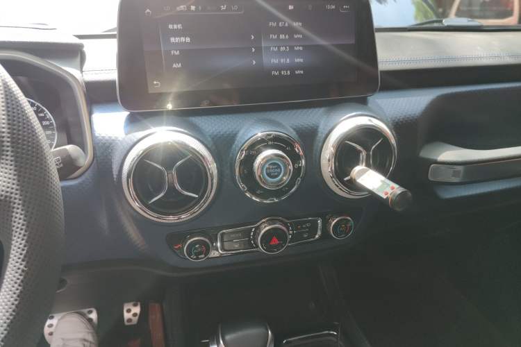 Used Beijing Auto BJ40 2019 PLUS 2.3T Automatic Four-Wheel Drive Premium Edition China VI
