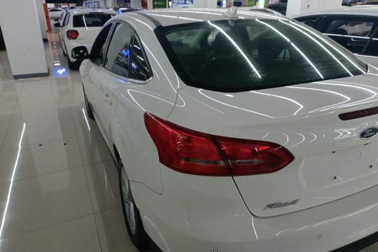 Used Ford Focus 2018 Sedan Classic EcoBoost 180 Automatic Elite Model