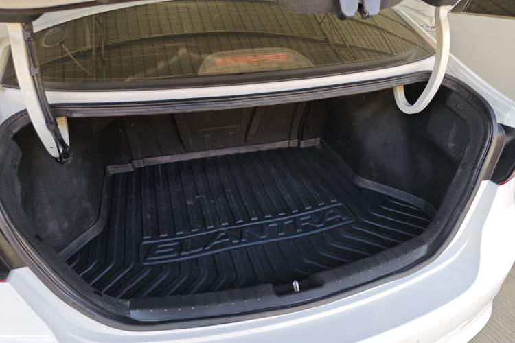 Used Hyundai Elantra 2016 1.6L Automatic ZhiXuan – Elite Version
