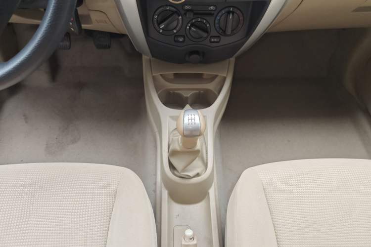 Used Nissan Livina 2015 1.6XE Manual Comfort Edition
