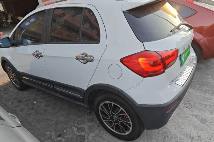 Used Haval H1 2016 Blue Label 1.5L AMT Luxury Model
