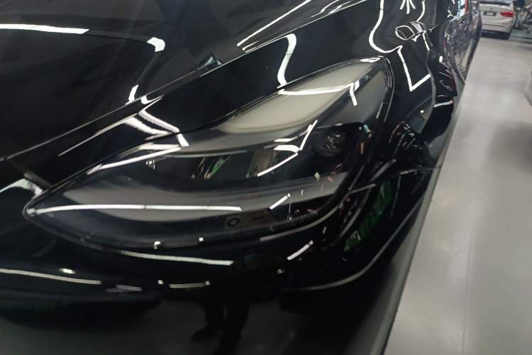 Used Tesla Model Y 2021 Long-Range All-Wheel-Drive Version 3D7
