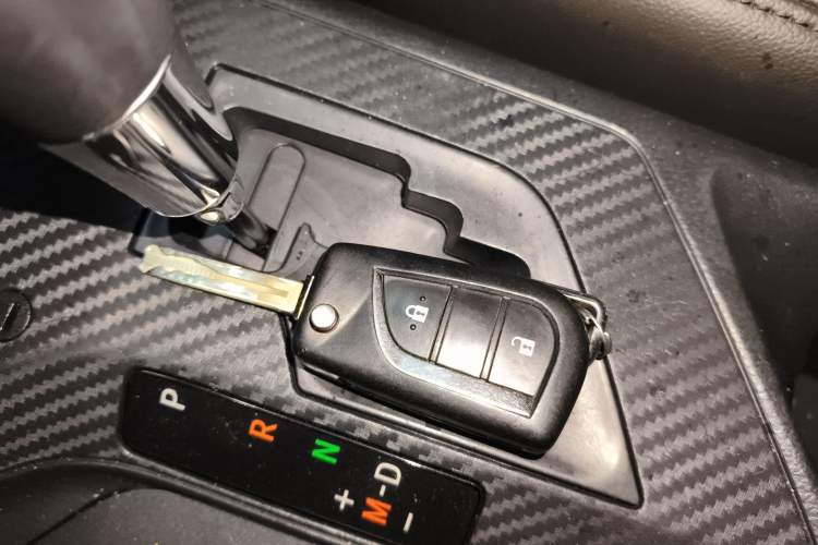 Used Toyota RAV4 2015 2.0L CVT Two-Wheel Drive Fashion Edition
