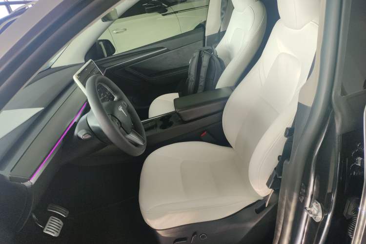 Used Tesla Model Y 2024 Long-Range All-Wheel-Drive Version