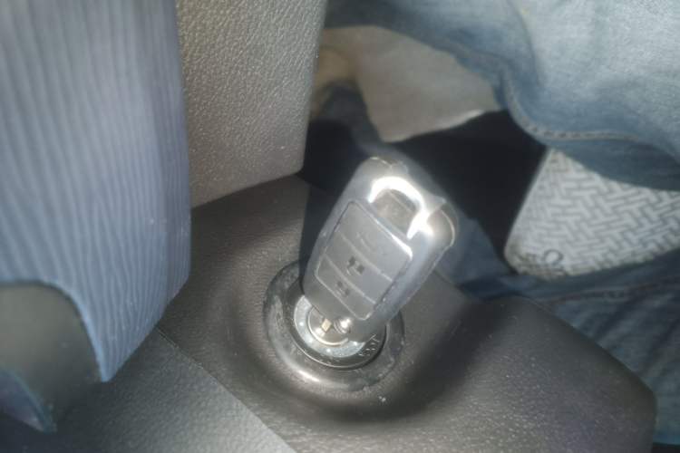 Used FORTHING Lingzhi 2023 M5L 1.6L Base Model 5 Seats
