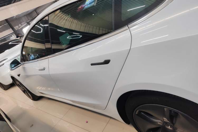 Used Tesla Model 3 2019 Long-Range All-Wheel-Drive Version
